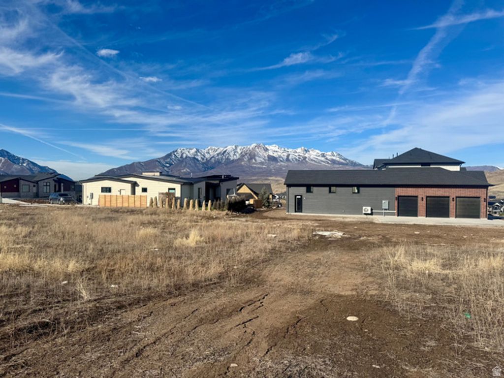 Image 8 of property listing at 3049 W SUMMIT CIR # 756, Morgan, UT 84050
