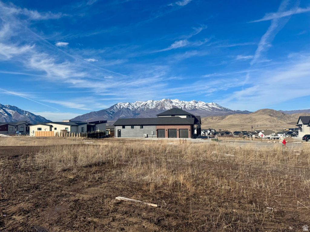 Image 10 of property listing at 3049 W SUMMIT CIR # 756, Morgan, UT 84050