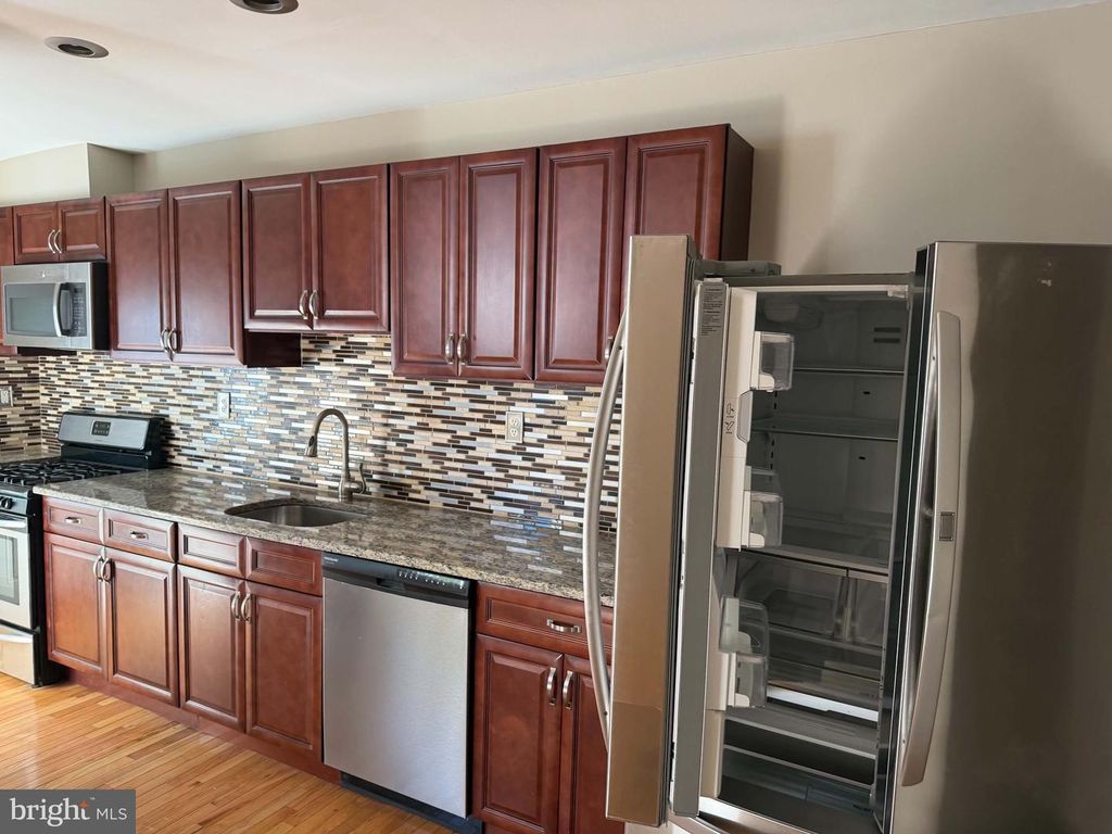 231 N LINDEN AVE, UPPER DARBY, PA 19082 — photo 4