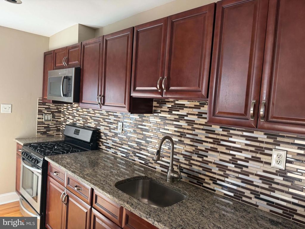 231 N LINDEN AVE, UPPER DARBY, PA 19082 — photo 5