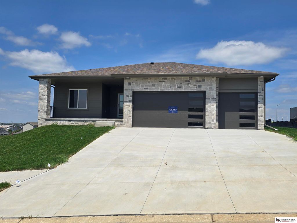 17118 Cora Street, Bennington, NE 68007