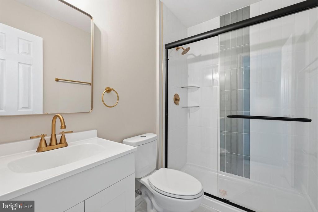 Image 23 of property listing at 1923 LYTTONSVILLE RD #1923, Silver Spring, MD 20910