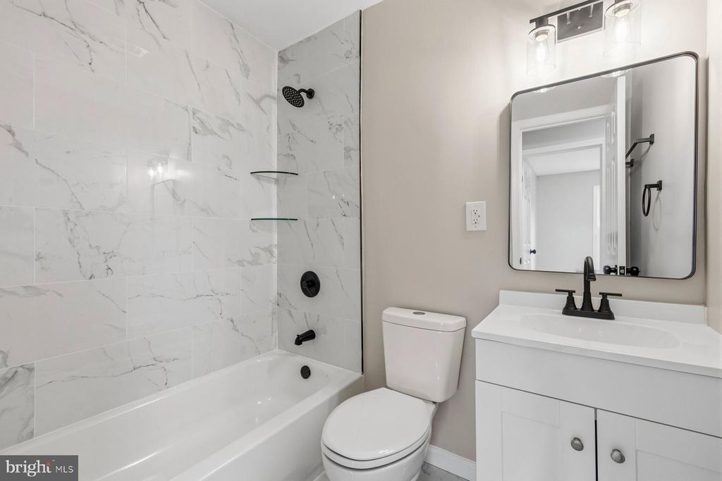 Image 33 of property listing at 1923 LYTTONSVILLE RD #1923, Silver Spring, MD 20910