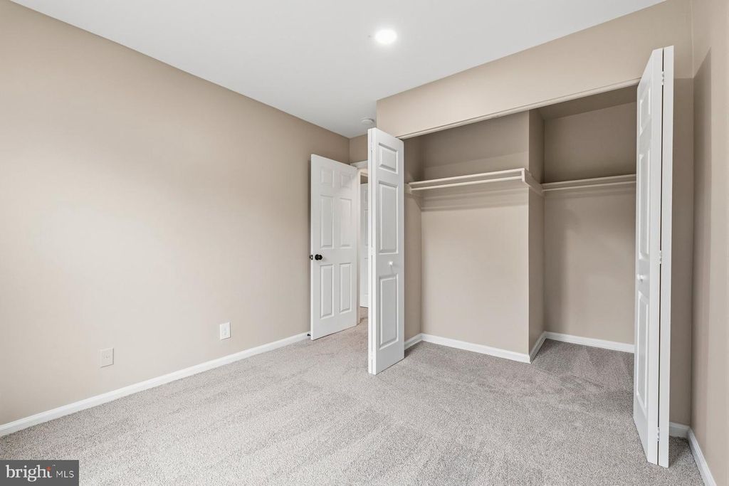 Image 34 of property listing at 1923 LYTTONSVILLE RD #1923, Silver Spring, MD 20910