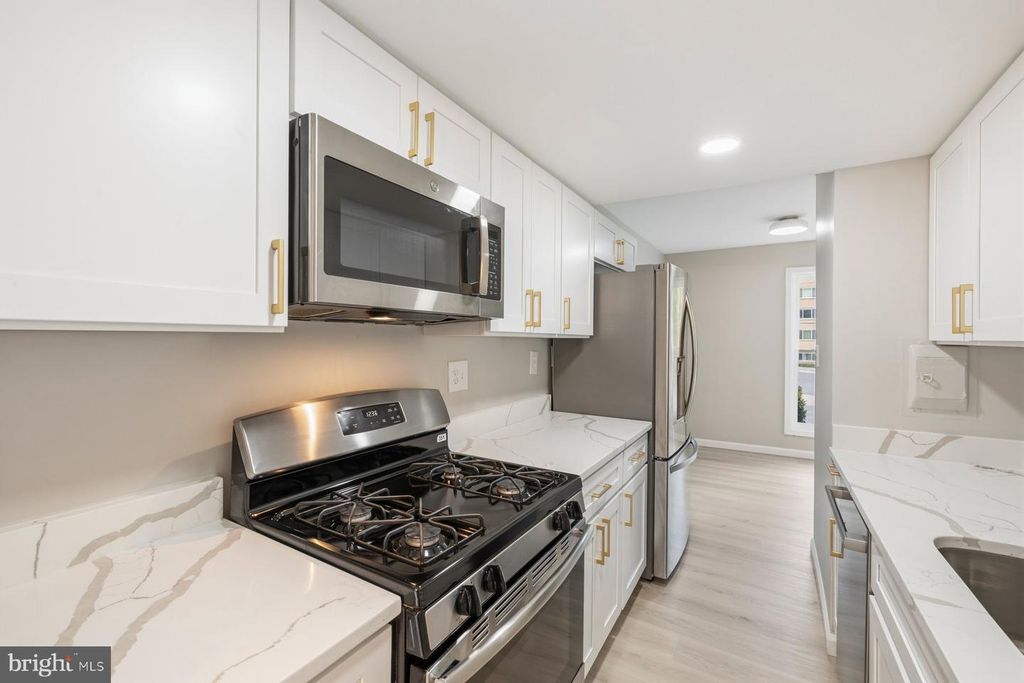 Image 45 of property listing at 1923 LYTTONSVILLE RD #1923, Silver Spring, MD 20910