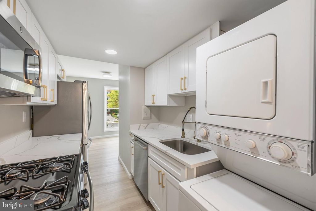 Image 46 of property listing at 1923 LYTTONSVILLE RD #1923, Silver Spring, MD 20910