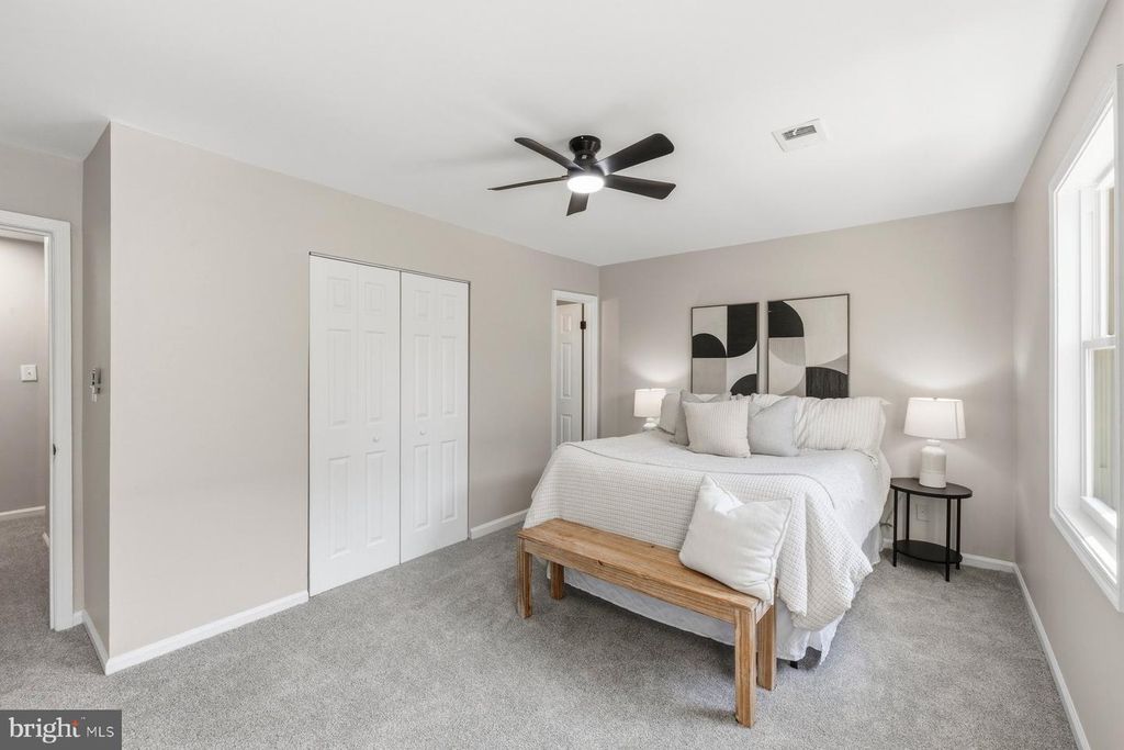 Image 7 of property listing at 1923 LYTTONSVILLE RD #1923, Silver Spring, MD 20910