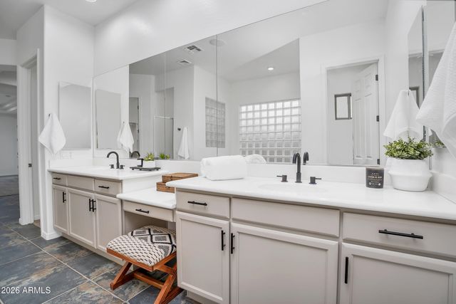 4756 E IRONHORSE Road, Gilbert, AZ 85297