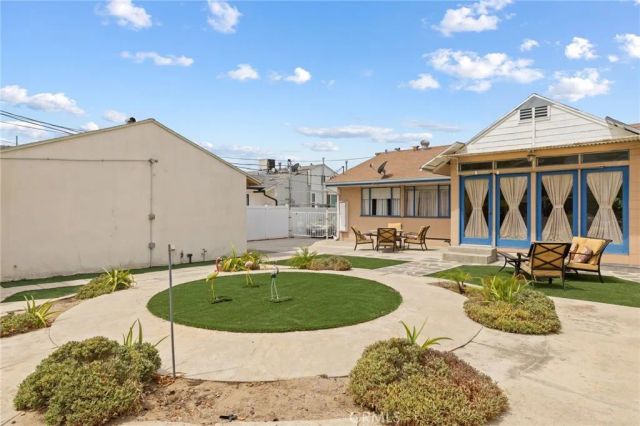 6306 Denny Avenue, North Hollywood, CA 91606