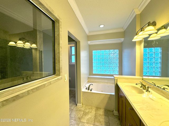 900 PARADISE Lane, Atlantic Beach, FL 32233