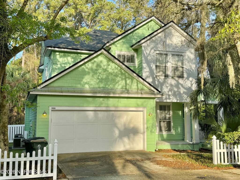 900 PARADISE Lane, Atlantic Beach, FL 32233