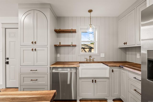 201 Hillwood Drive, Sherwood, AR 72120