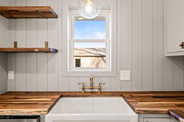 201 Hillwood Drive, Sherwood, AR 72120