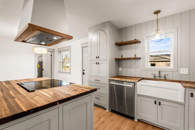 201 Hillwood Drive, Sherwood, AR 72120