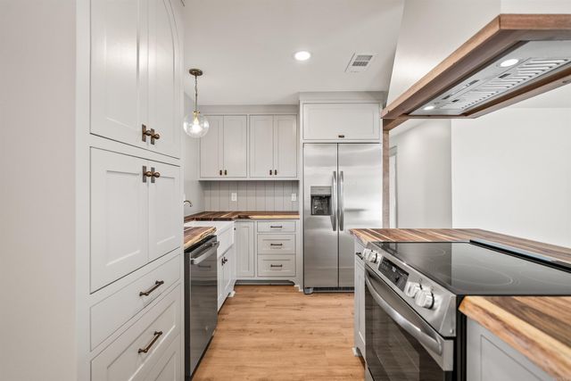 201 Hillwood Drive, Sherwood, AR 72120