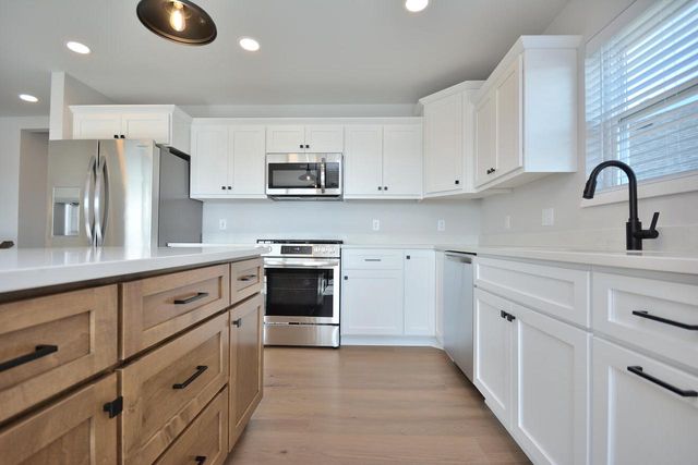 997 Elderberry ROAD, Oconomowoc, WI 53066