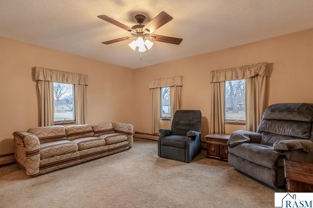 421 S Murphy Street, Lake Crystal, MN 56005