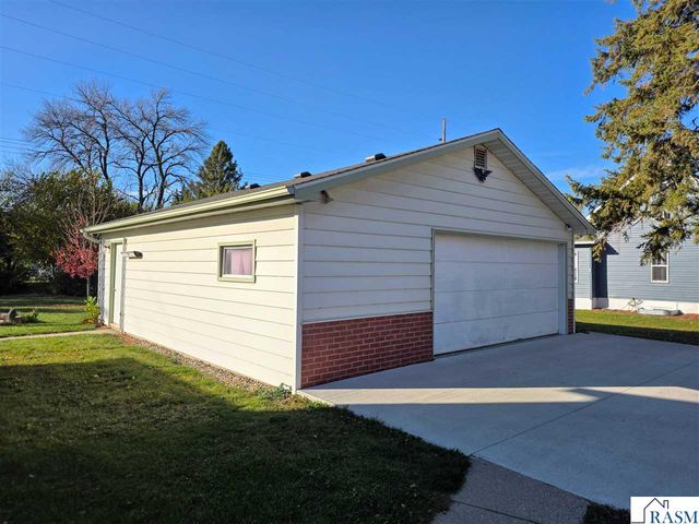 421 S Murphy Street, Lake Crystal, MN 56005