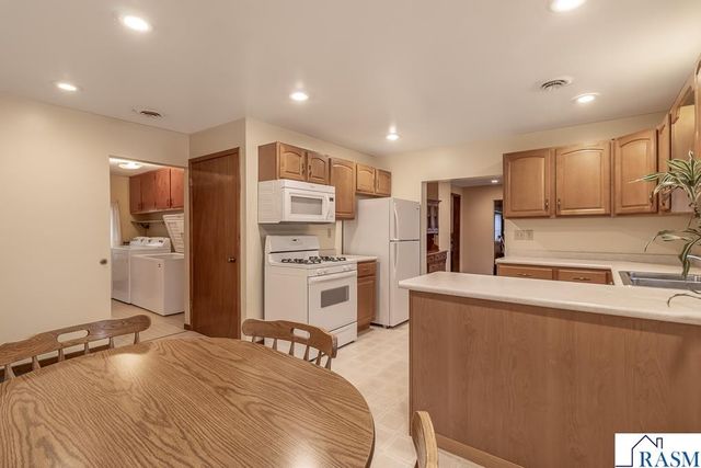 421 S Murphy Street, Lake Crystal, MN 56005