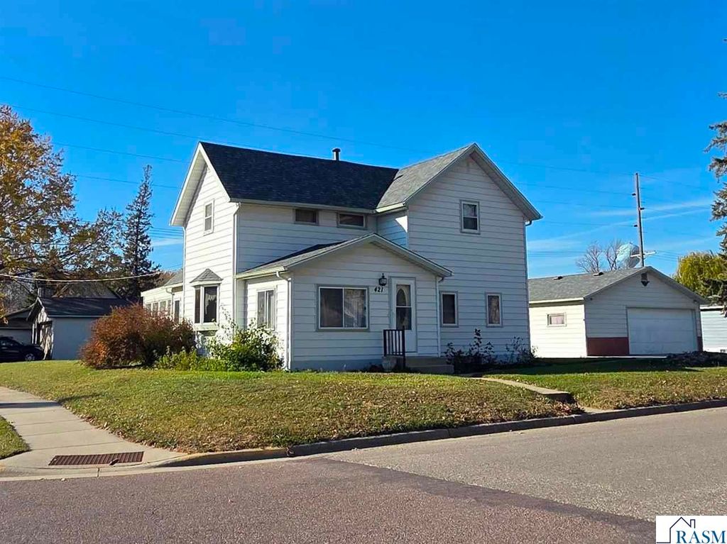 421 S Murphy Street, Lake Crystal, MN 56005