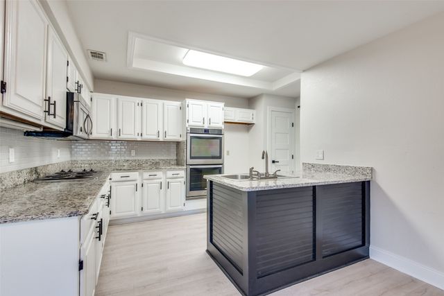 3915 Saint Christopher Lane, Dallas, TX 75287