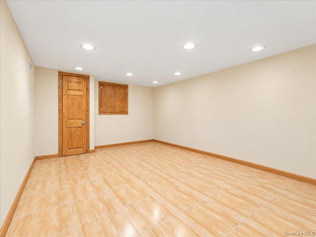 7551 Utopia Parkway, Fresh Meadows, NY 11366