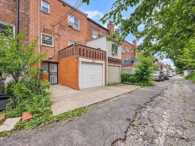 7551 Utopia Parkway, Fresh Meadows, NY 11366