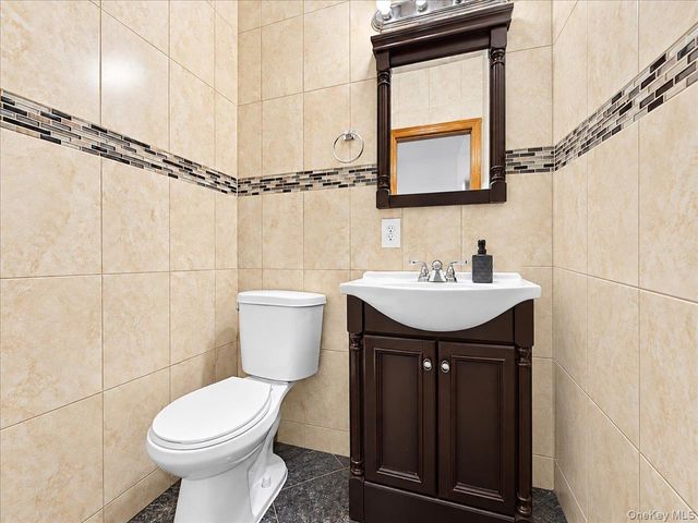 7551 Utopia Parkway, Fresh Meadows, NY 11366