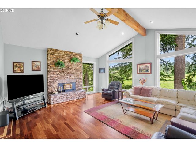 13121 S WARNOCK Rd, Oregon City, OR 97045