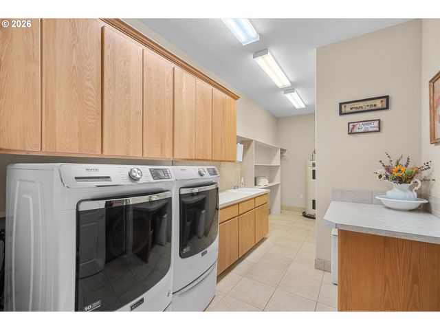 13121 S WARNOCK Rd, Oregon City, OR 97045