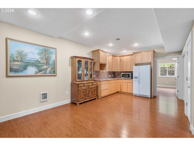 13121 S WARNOCK Rd, Oregon City, OR 97045