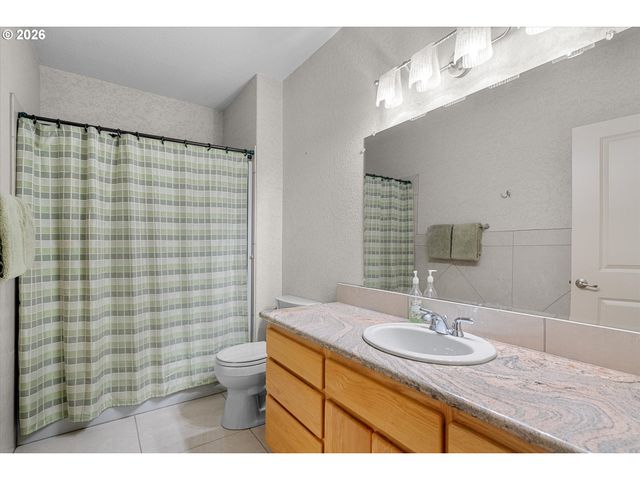 13121 S WARNOCK Rd, Oregon City, OR 97045