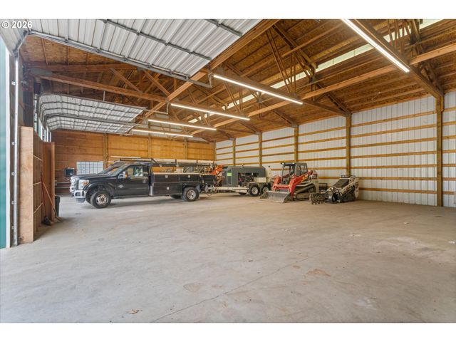 13121 S WARNOCK Rd, Oregon City, OR 97045