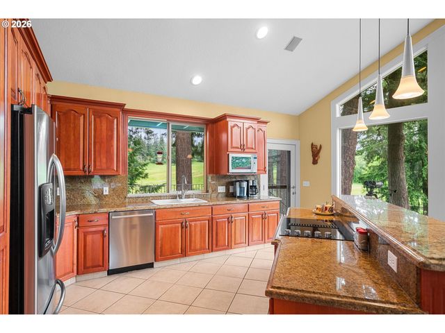 13121 S WARNOCK Rd, Oregon City, OR 97045