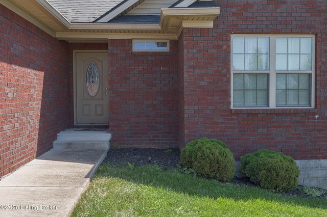 956 Thoroughbred Rd, Shelbyville, KY 40065