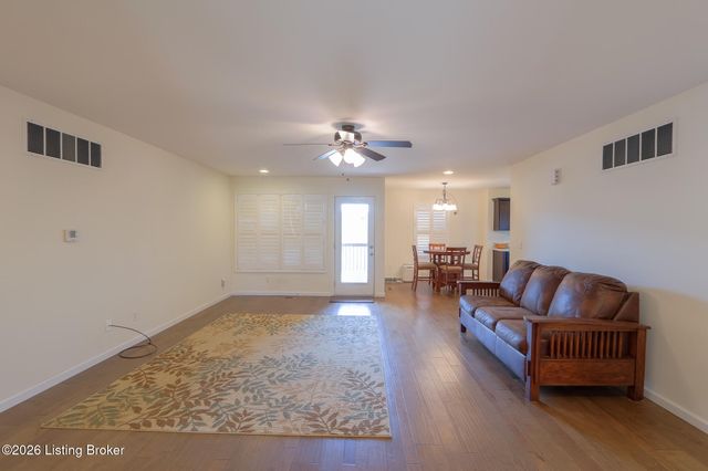 956 Thoroughbred Rd, Shelbyville, KY 40065