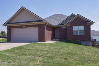 956 Thoroughbred Rd, Shelbyville, KY 40065