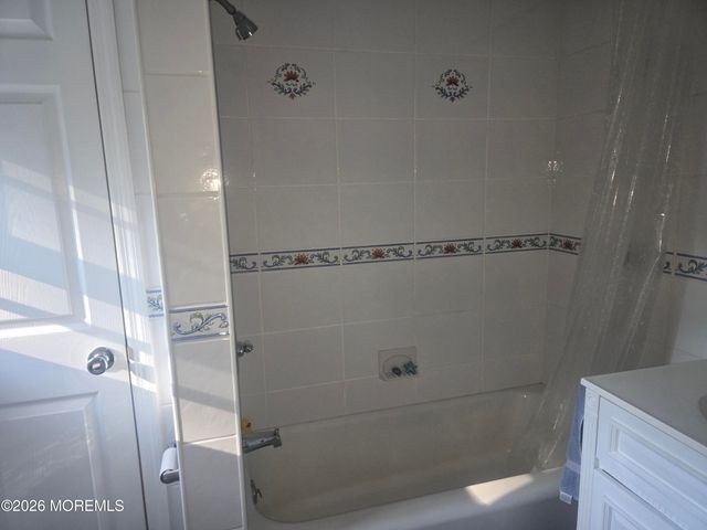 712 Holmdel Road, Holmdel, NJ 07733