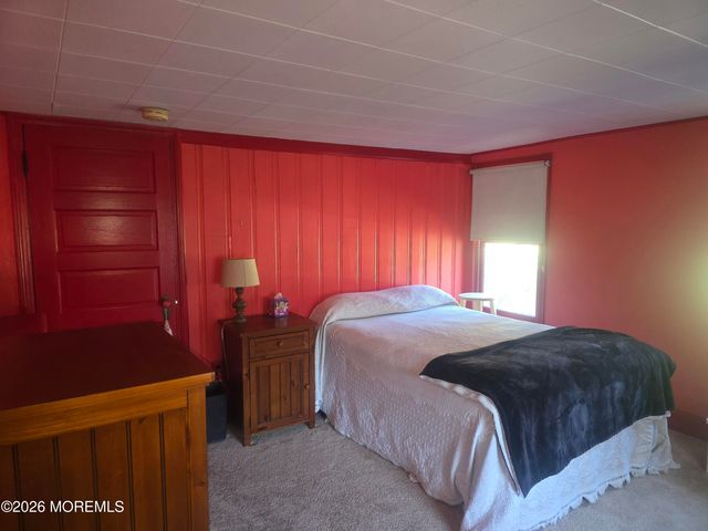 712 Holmdel Road, Holmdel, NJ 07733