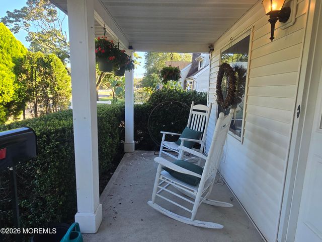 712 Holmdel Road, Holmdel, NJ 07733