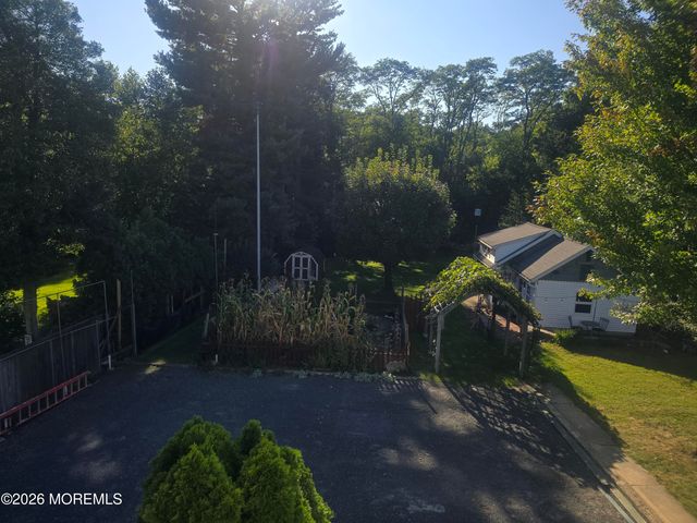 712 Holmdel Road, Holmdel, NJ 07733