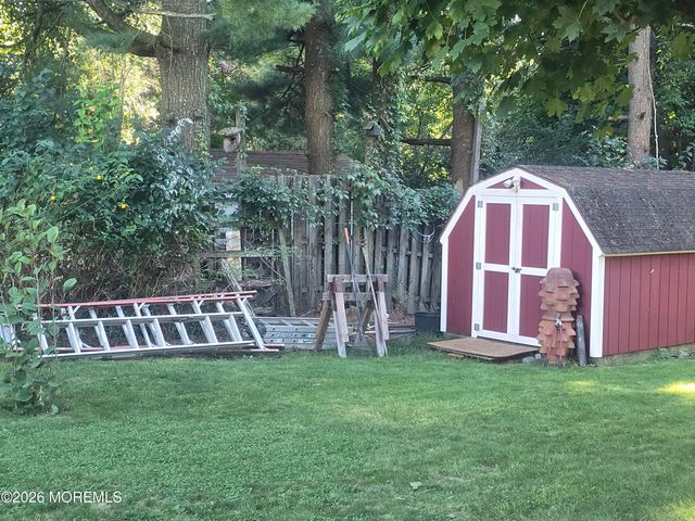 712 Holmdel Road, Holmdel, NJ 07733