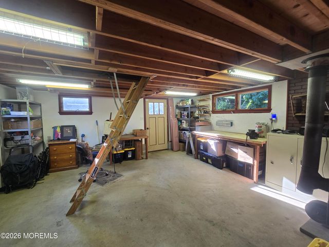 712 Holmdel Road, Holmdel, NJ 07733