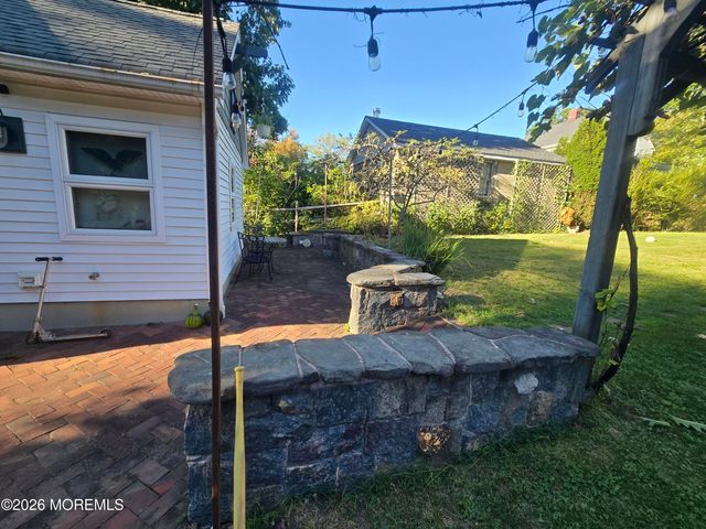 712 Holmdel Road, Holmdel, NJ 07733