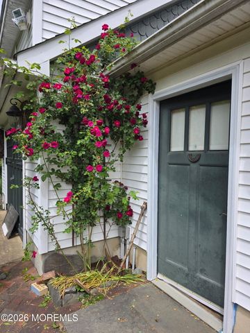 712 Holmdel Road, Holmdel, NJ 07733