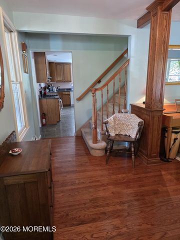 712 Holmdel Road, Holmdel, NJ 07733