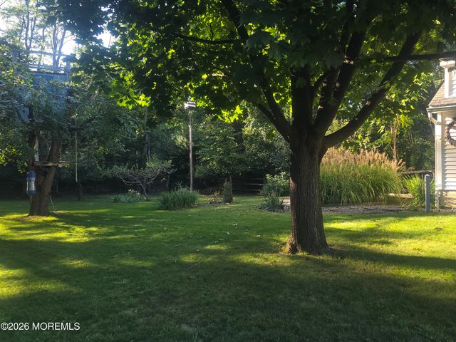 712 Holmdel Road, Holmdel, NJ 07733
