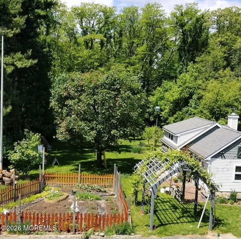 712 Holmdel Road, Holmdel, NJ 07733