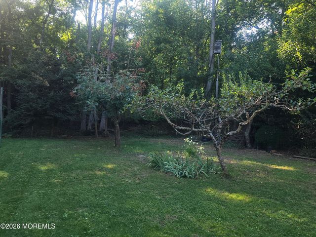 712 Holmdel Road, Holmdel, NJ 07733