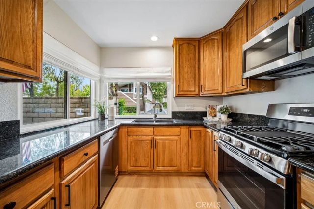 5486 E Willow Woods Lane 101, Anaheim, CA 92807